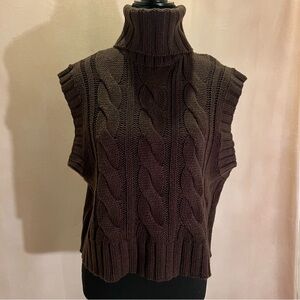 Short sleeve turtle neck sweater